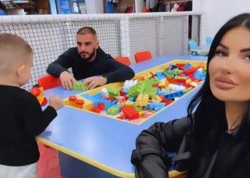 Do çuditeni kur ta mësoni se si e thërret Gold Ag-në, bashkëshortja e tij