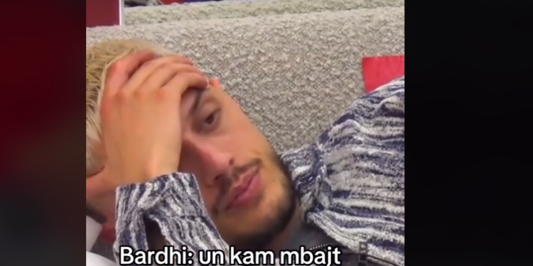 E kam mbajtë tërë kohën zinxhirin e saj, Bardhi i zhgënjyer flet për “tradhtinë” e Sarës/VIDEO