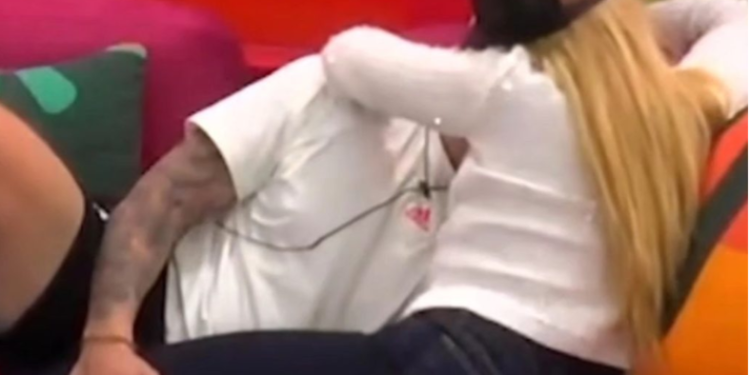 Më në fund, ndodh puthja e parë e vërtetë mes Romeos dhe Heidit (Video)