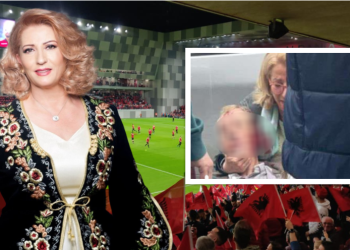 Makina e godet bashkëshortin e Shkurte Fejzës, këngëtarja i qëndron afër (PAMJE)