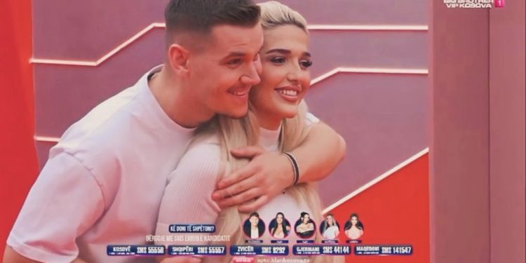 WOW ! Kaq bukur po duken Iliriana dhe Adri sonte per finale (VIDEO)