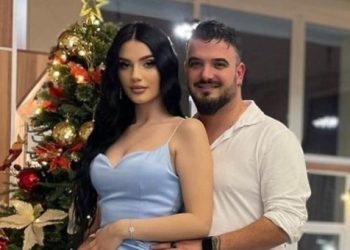 ‘Zoti e dinte …’ / i fshiu të gjitha fotot bashkë  , e dashura e Endrikut habit me shkrimin