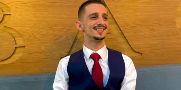 A i dhuroj Gani Gërmia kësaj bukuroshe sot lule?