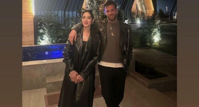 Publikohet video e Lumit dhe Kaderit derisa ecin në rrugë dorë për dorë