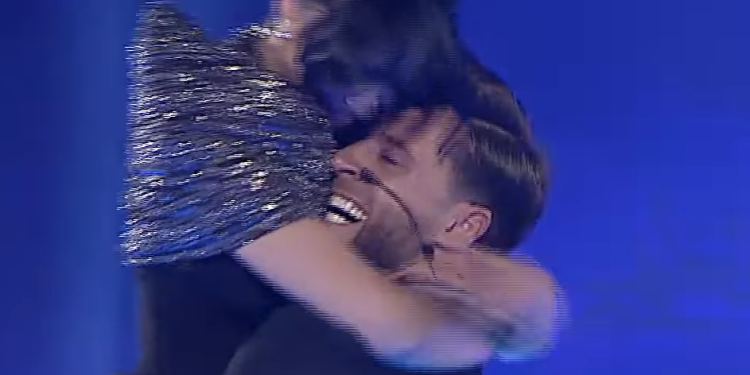 Upss! I dalin tё pasmet nё fushё – Momenti i sikletshëm për Kaderin kur e përqafoi Lumbardhin