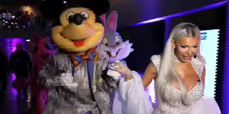 “Kujta, Kujta”, një pjesë e publikut ofenduan Edonën kur ajo zbriti nga vetura gjatë natës finale të BBVK 2 (VIDEO VIRALE)