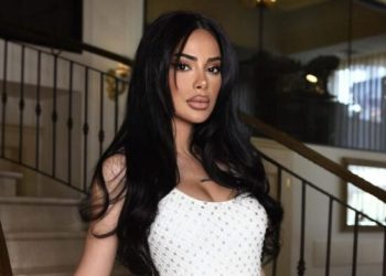 Lumbardhi do të xhelozoj, Kaderi i’a kthen të pasmet kameres duke treguar trupin ‘peshk’