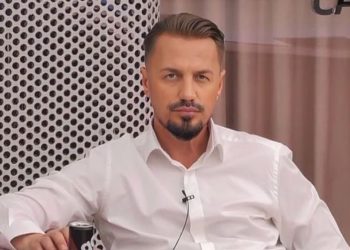 Komentohet për jetën private, por cila është marrëdhënia e Bleros me nënën e tij?