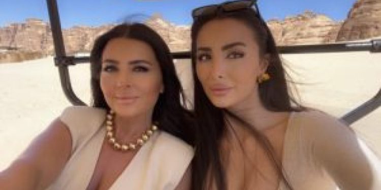 Harrojeni Albёn! Nёna e saj mori gjithё vёmendjen nga pushimet nё Meksikё (VIDEO)