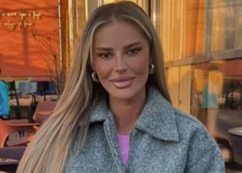 Santiana e ‘djeg’ rrjetin, shfaqet vetëm në robdeshan