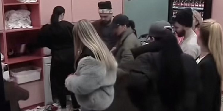 “Na e shpifët!”- banorët e BBV neveriten nga mbathjet me perioda të hedhura përtokë