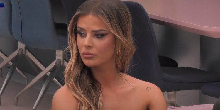 Pёr herё tё parё shfaqet nё publik me tё dashurin , Santiana Maloku