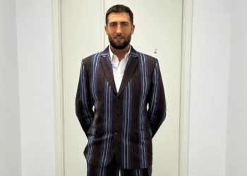 Nuk do besoni si dukej Alaudini kur ishte i ri e me flokë të gjata