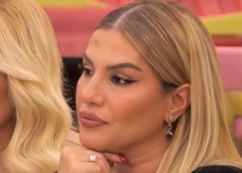 Gënjeu për gjëra thelbësore në rrëfimin e saj të ‘linjës së jetës’? Pamjet nxjerrin ‘zbuluar’ Ilnisën!