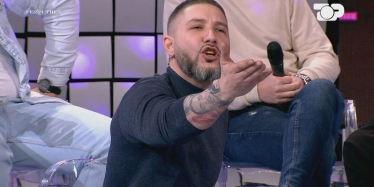 Çfarë ndodhi? Plas sherri në ‘Për’puthen’, Buçi çohet të godasë konkurrentin: Për kokë të fëmijëve…