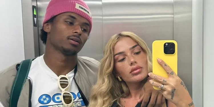 Karim Adeyemi publikon fotot e ëmbla me Loredanën