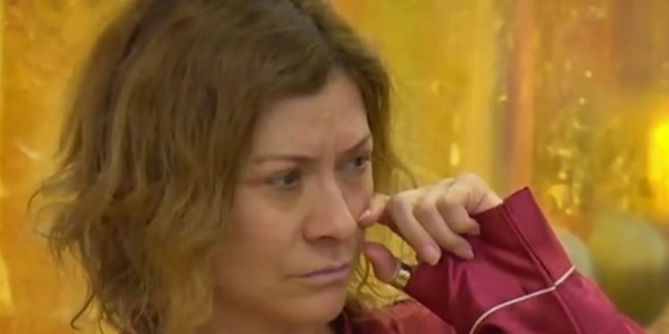 Shokohet Egla/ Banorët i fshehin fotografinë e babait të saj të ndjerë