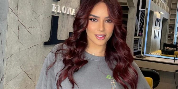 E kopjuan të gjitha vajza shqiptare me flokët e kuqe, Bora vendos ta ndryshojë ngjyrën