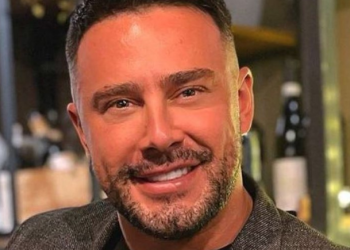 “Për herë të parë u takuan pas 7 vitesh”, Robert Berisha flet për takimin emocional të të bijave