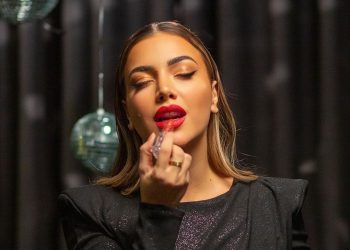 Ndjekësja e akuzon për shëndetin mendor, Sara Hoxha e thumbon: Qenka problem me vërte!