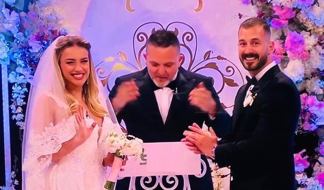 “Sot takova babain e Heidit për kafe”/ Donaldi ‘bekon’ lidhjen mes Romeos dhe Heidit! Ja mesazhi i veçantë për vëllain