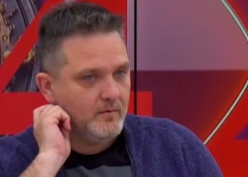 “Po kërkon protagonizëm por nuk po ja arrin qëllimit”, Juli ‘thumbon’ keq Sarën: S’është ndonjë personazh, po vuan që të jetë tek të fortët