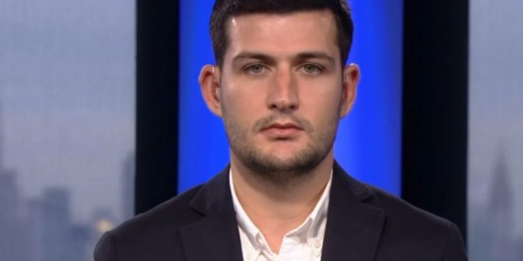 Upss! Arbër Hajdari tallet keq me Romeo Veshajn