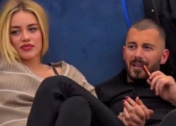 Të vetëm në lavanderi, Heidi dhe Romeo puthje pasionante