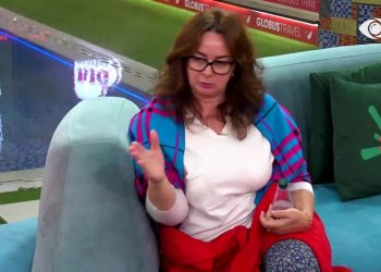 “Më ra bota mbi kokë” Julia rrëfehet si asnjëherë më parë, zbulon historinë shokuese të abuzimit seksual të saj dhe të bijës: Ishim në Amerikë kur…