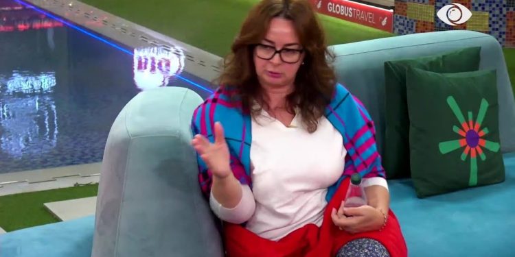 “Më ra bota mbi kokë” Julia rrëfehet si asnjëherë më parë, zbulon historinë shokuese të abuzimit seksual të saj dhe të bijës: Ishim në Amerikë kur…