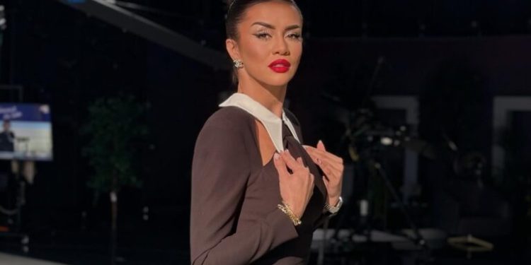 Në prag të Ramazanit, Kaltrina Mikushnica shfaqet me mbulesë, mahnitë me pamjen