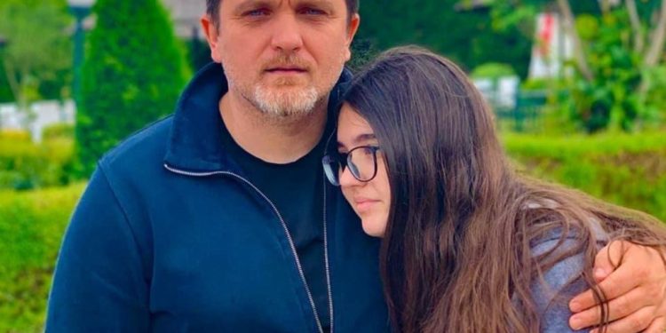 Vajza e Jul Dedës qenka bërë një zonjushë mjaft simpatike!