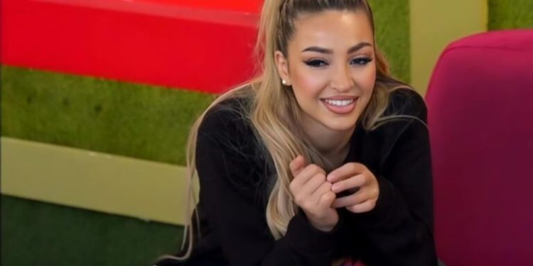 Tha se është beqare por Sara K qenka në një lidhje dashurie (Video)