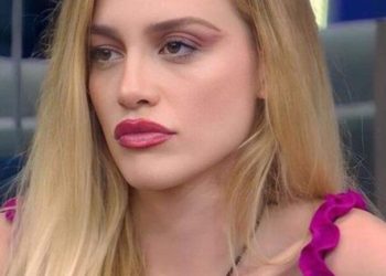 Heidi në mision sekret, gjatë lojës së çifteve deklaron se ka dy vëllezër