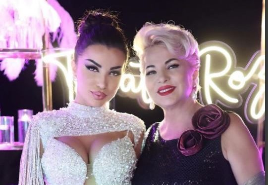 Roza nuk i përmbahet lotëve, merr mesazhin emocionues nga e ëma