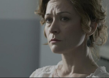 “Telefoni i erës”/ Egla ‘telefonon’ babin:Mamin e kam unë në dorë