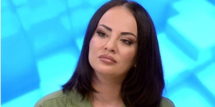 Emocionuese: Sara Gjordeni publikon bisedën e fundit me të atin