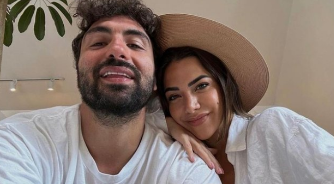 Plane për një fëmijë të dytë? Sara Hoxha tregon pse nuk ka postuar foto me Ledri Vulën dhe tatuazhin me shkronjën “L” që ka fshirë