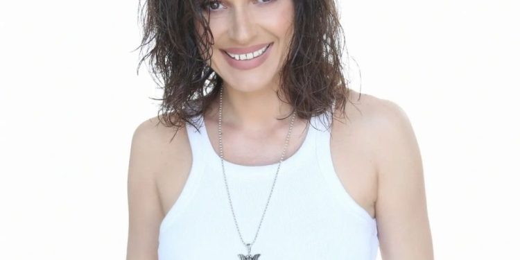 Ndodh në “Ferma VIP”, fermerja godet me shishe Elsa Lilën