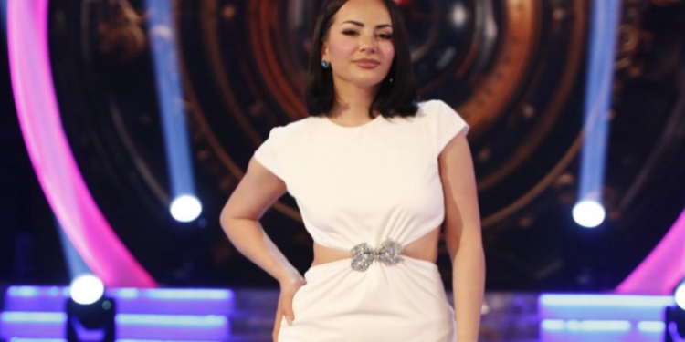 Sara Gjordeni pranon dhuratë të veçantë për bebin