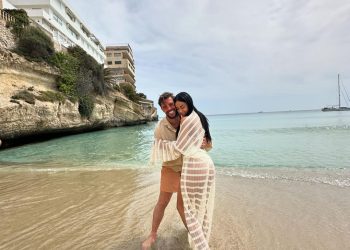 Kaderi dhe Lumbardhi publikojnë foton e ‘nxehtë’ krah njëri tjetrit nga pushimet në Spanjë