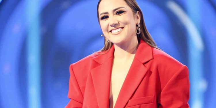 Pamje brenda shtëpisë luksoze të Arbana Osmanit