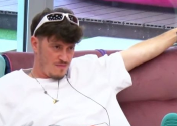 “Jam i dashuruar me veten…”/ Habit banori i “BBV”: Mbrëmë po puthesha me veten kur Vëllai i Madh më kërkoi…