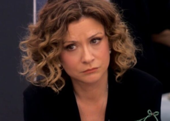 Egla merrë mesazhin e papritur nga jashtë