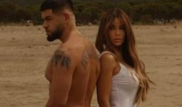 Çfarë po ‘kurdisin’ kësaj here? Xhensila dhe Noizy kapen ‘mat’ në studio (Foto)