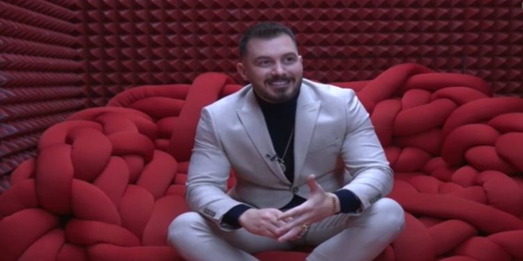 Momente gazmore në shtëpinë e Big Brother – Romeo bën ‘strip’ për Heidin dhe Eglën