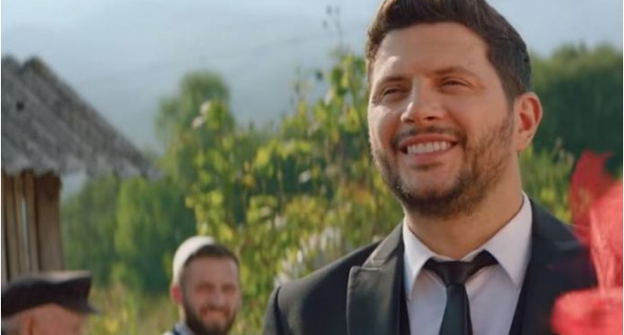 Mesazhi i papritur i Ermal Mamaqit për Heidin në “Big Love”