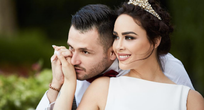 “Kur t’urrejnë …..”, Xhensila reagon pas këngës së fundit të Besit me Elin