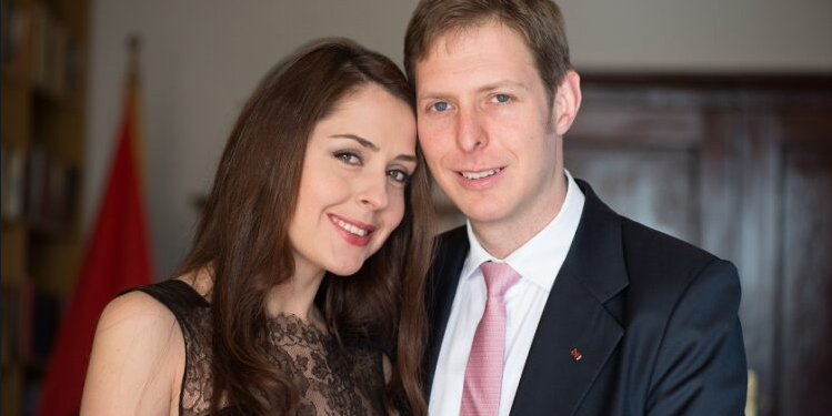 Detaje nga divorci/ Kushti i Princit për Elian: Ose burrin, ose pasurinë