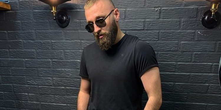 Majk publikon videon e Xhensila Myrtezajt, më pas e fshin